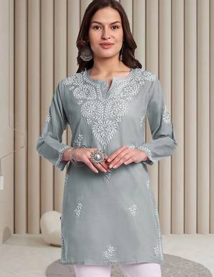 Hand embroidered grey cotton lucknowi chikankari kurti 3