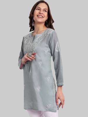 Hand embroidered grey cotton lucknowi chikankari kurti 4