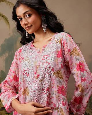 Hand embroidered floral printed pink cotton lucknowi chikankari short kurti 4