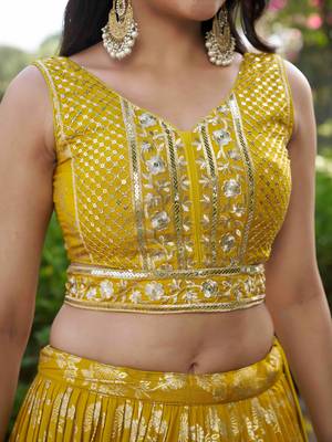 yellow thread embroidery lehenga set choli with dupatta 7