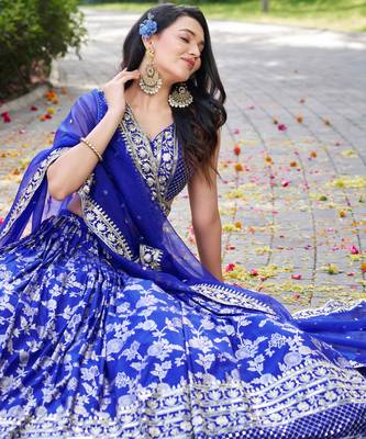 royal blue silk thread embroidery lehenga set choli with dupatta 7