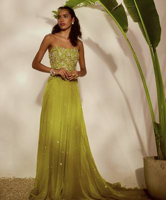 Green plain organza lehenga with embroidered bustier 2