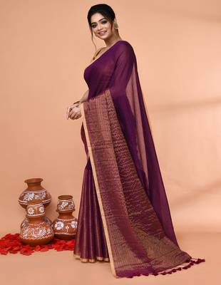 magenta cotton handloom saree with gold zari stripes 2