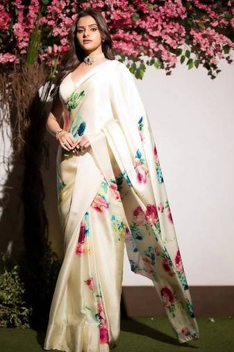 Cream digital printed saree with blouse