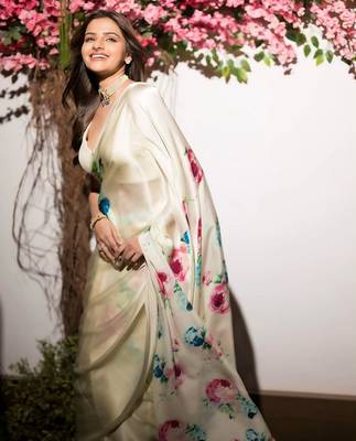 Cream digital printed saree with blouse 2