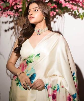 Cream digital printed saree with blouse 3