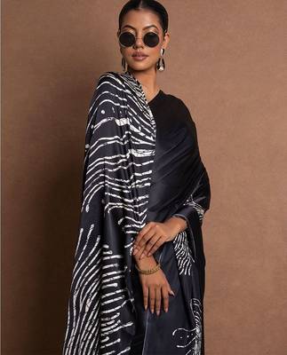 Black crepe digital printed saree with blouse 2