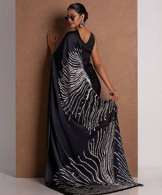 Black crepe digital printed saree with blouse 3