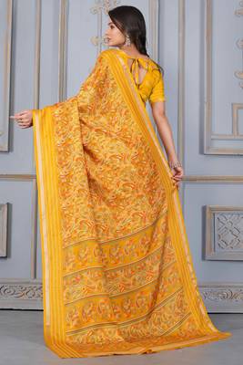 Yellow soft cotton crape floral prints with thread woven border with blouse 4
