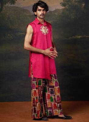 Pink plain silk kurta with Printed pajama 3