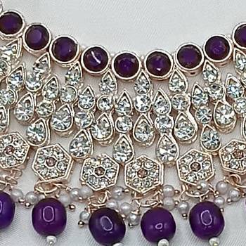 Elegant  gold-plated kundan pearl bridal jewelry set traditional handcrafted necklace, earrings and maang tikka 2