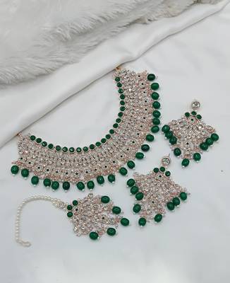 Elegant  gold-plated kundan pearl bridal jewelry set traditional handcrafted necklace, earrings and maang tikka 1