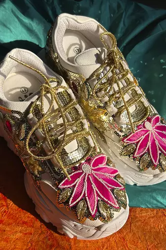 Multicolor leather embroidered sneakers