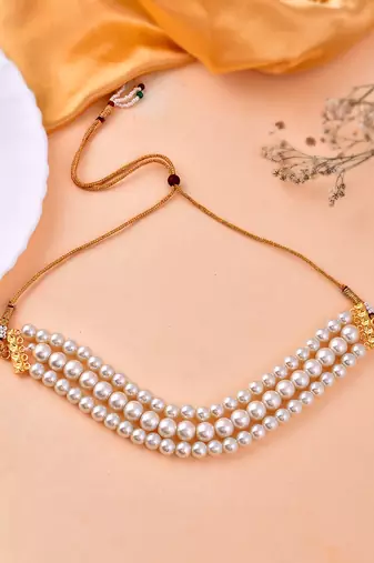 Gold-plated pearls choker necklace