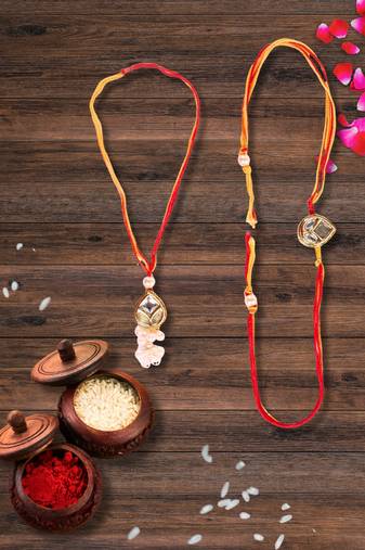 Bhaiya and bhabhi Rakhi with roli and chawal