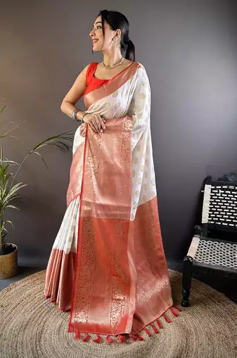 graphic print banarasi silk blend saree (white)