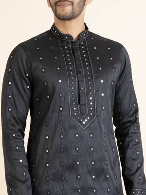 Black embroidered kurta set 5