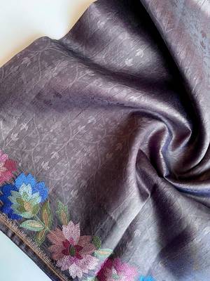 grey tussar saree with contrast embroidery 4