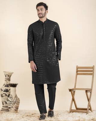 Black embroidered kurta set 1