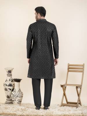 Black zigzag embroidered kurta set 3