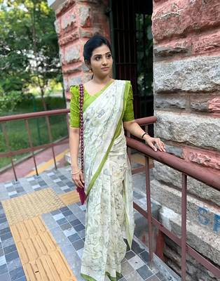 White leaf digital printed linen cotton saree 4