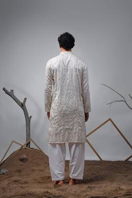 Off white work viscose embroidered kurta for festive 4