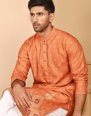Men's ethnic printed kurta with white pyjama 5
