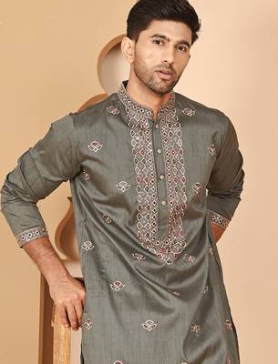 Embroidered neck kurta set for men 1