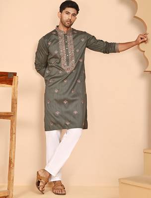 Embroidered neck kurta set for men 5