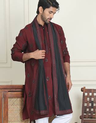 Embroidered silk blend kurta with contrast dupatta 5