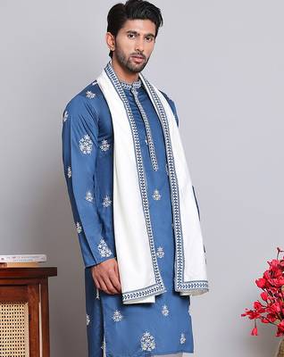 Embroidered silk blend kurta with contrast dupatta 4