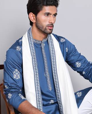 Embroidered silk blend kurta with contrast dupatta 5