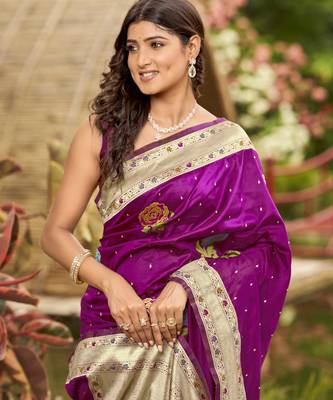 magenta satin silk blend jacquard saree with blouse piece 3
