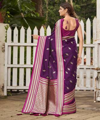 magenta satin silk blend jacquard saree with blouse piece 2