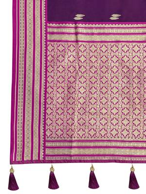 magenta satin silk blend jacquard saree with blouse piece 5