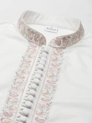 Off white embroidered kurta set 3