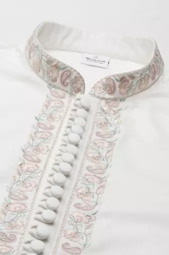 Off white embroidered kurta set