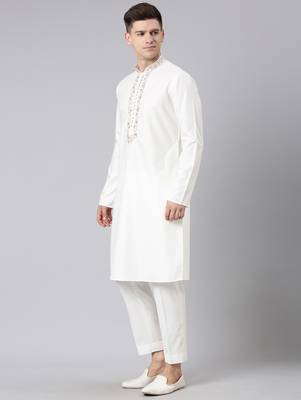 Off white embroidered kurta set 4