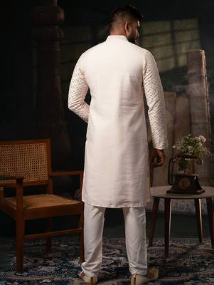 Light pink embroidered kurta set 2