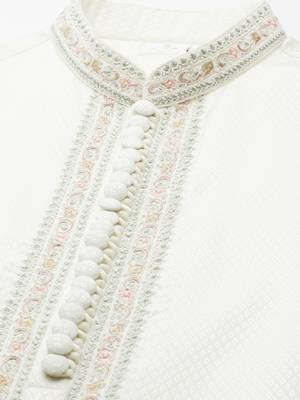 Off white embroidered kurta set 3