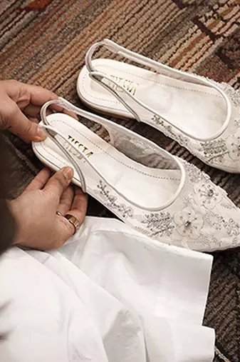White embroidered synthetic leather Slingback shoes