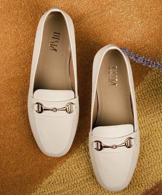 White solid synthetic leather Loafers  2