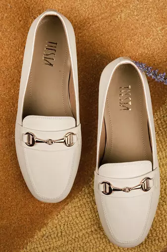 White solid synthetic leather Loafers 