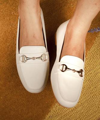 White solid synthetic leather Loafers  3