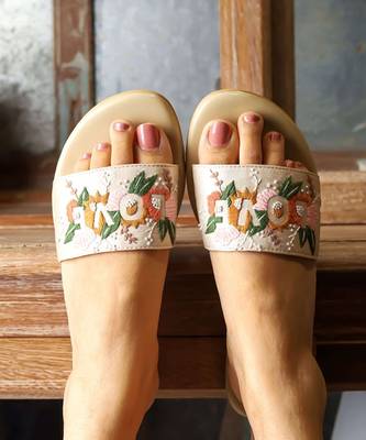 Beige embroidered synthetic leather flats 3