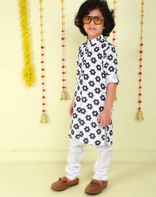 White floral print cotton kurta and pyjama set 3