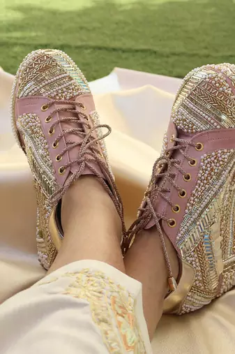 Silver woven synthetic leather shoes