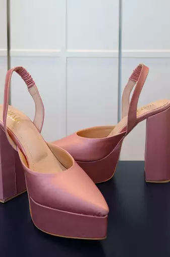 Pink solid leather heels
