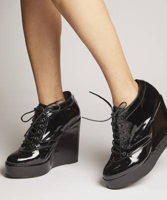 Black solid synthetic leather heels 3