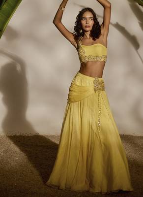 yellow plain organza lehenga with embroidered blouse 2